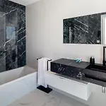 Villa Aqualanis - Modern Mega With Pool Close To Algarve *