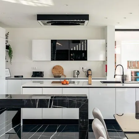 Aqualanis - Modern Mega With Pool Close To Algarve Villa Porches (Algarve)
