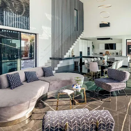 Villa Aqualanis - Modern Mega With Pool Close To Algarve *